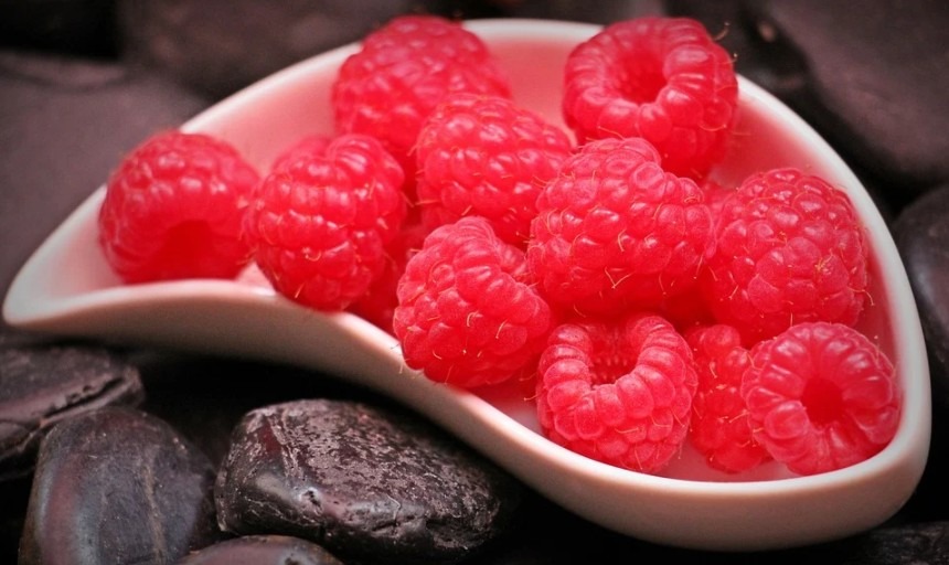 raspberries in a bowl