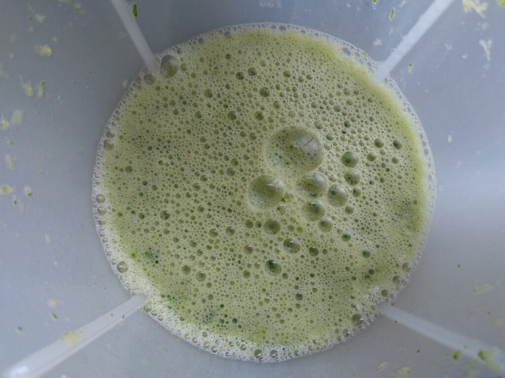 Green juice with foam